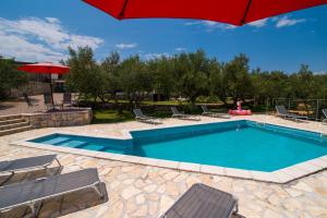 Holiday House Rosalia With Seaview And Swimming Pool