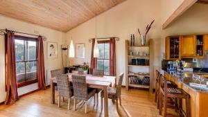 House at Longbeach - upstairs apartment