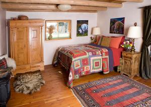 Barred Rock Adobe room in Casa Gallina - An Artisan Inn