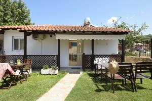 Haus Platanos Apartments & Bungalows by the Sea Halkidiki Greece