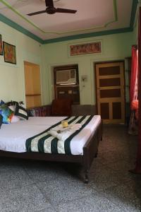 Ratan Hostel