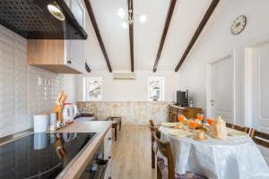 Sugar Suite,Self Check In,Split City Center!!