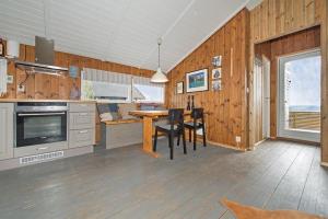 Two-Bedroom Cottage room in Lifjelltunet