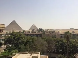 H100 Pyramids View - 十月六日城