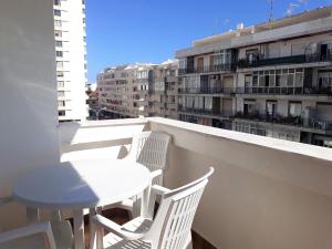 T2 Mira Praia 4- Familiar, 80mt Praia, Wifi