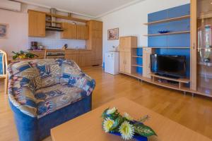 Two-Bedroom Apartment in Crikvenica VI