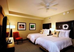 Luxury Two Doubles room in The Mayo Hotel