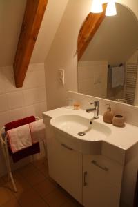 B&B / Chambres d'hotes La Heraudiere Bed & Breakfast : photos des chambres