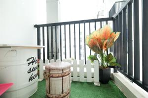 Studio Signature Park Grande Apartment Near MT Haryono By Travelio