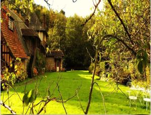 B&B / Chambres d'hotes Le Moulin Fleuri du Petit Appeville : photos des chambres