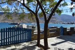 CLIO'S BEACH HOUSE - DELUXE BEACH FRONT PROPERTY - Kochilos