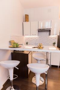 GoldenEye Apartment Center