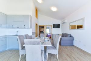 Crowonder Pag View Apartments with Amazing Scenery 