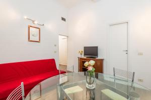 Palazzo Vecchio Apartments by Mmega