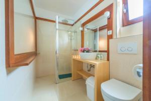 Murter-Center, studio for 2 with sauna &Jacuzzi