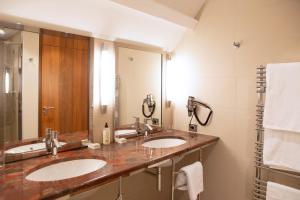 Superior Double Room room in Hotel Le Clos De La Vouge