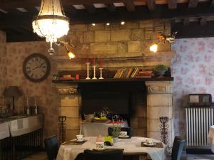 Hotels Hotel De La Cathedrale : photos des chambres