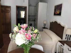 Double Room with Balcony room in La Posada De Carmen