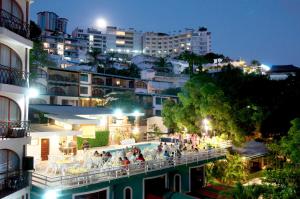 Real BananasInclusive