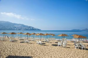 Real BananasInclusive