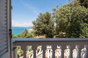 Apartments Josip by the sea