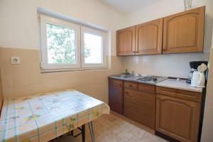 Apartments Josip by the sea 