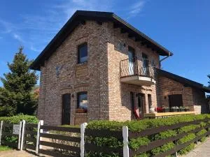 Ferienhaus und Ferienwohnung Eichhorn - بريجا