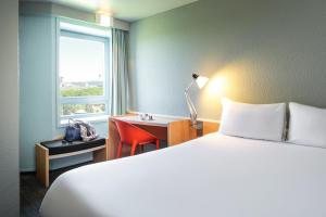 Standard Double Room with View room in ibis Paris La Villette Cité des Sciences