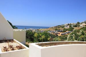 Beach and Pool Studio Apartment