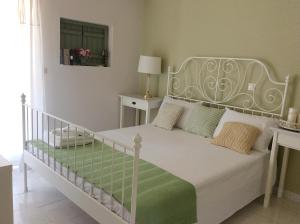 Kefalonia apartments - Marias studios - 2 bedroom apartment in orchard, Spartia