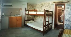 Spiros Apartments Tílos Greece