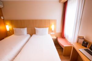 Hotels ibis Cherbourg La Glacerie : photos des chambres