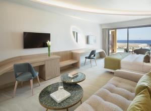 Junior Suite with Sharing Pool and Sea View