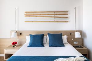 Design Triple Room Pool View (3 Adults) room in AQUA Hotel Onabrava & Spa 4*Sup