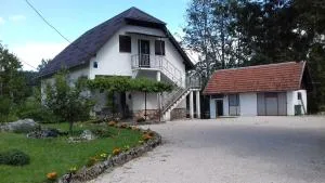 House Luketić - Rastovača