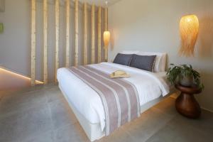 Aeon Suites - Adults Only