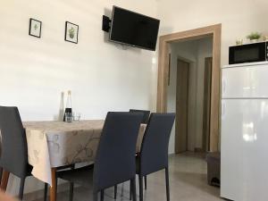 Apartman Mirjana with terrace and free parking