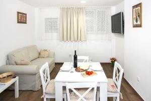 Apartments Miraflores 