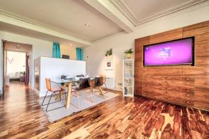 Modern flat with fantastic views by the Royal Mile