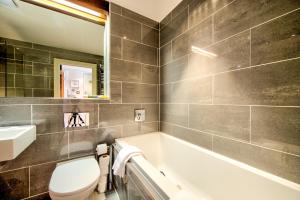 Modern flat with fantastic views by the Royal Mile