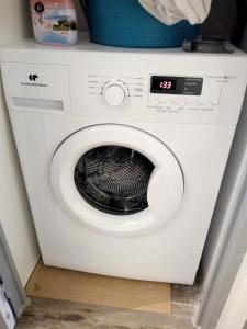 Le Nautilus - 2 adultes 3 enfants - Canet Plage - Vue Mer - Place Mediterranée