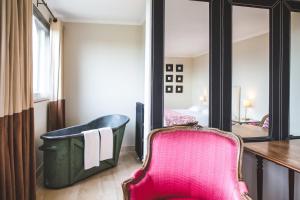 Hotels Ermitage De Corton - Les Collectionneurs : photos des chambres