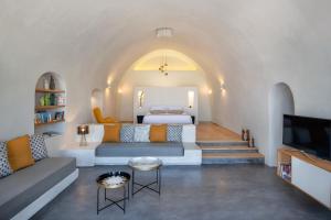 Halcyon Days Suites Santorini Greece