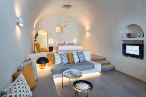 Halcyon Days Suites Santorini Greece