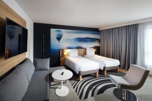 Hotels Novotel Suites Colmar Centre : Suite Supérieure avec 2 Lits Jumeaux