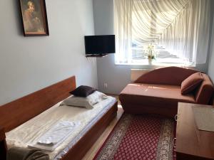 Standard Single Room with Shower room in U Bosmana
