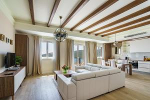 Deluxe Apartment room in Lustica Bay