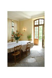 Maisons d'hotes la bastide de l'adrech : Chambre Double - Vue sur Jardin