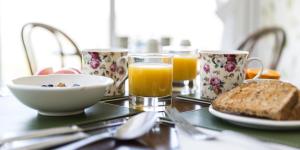 Double Room room in Cleeve Hill Hotel