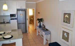 Three Palms One Bedroom Apartment - SOLAR